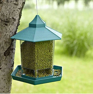 Enhance Your Outdoor Experience with Our Waterproof Hanging Bird Feeder
